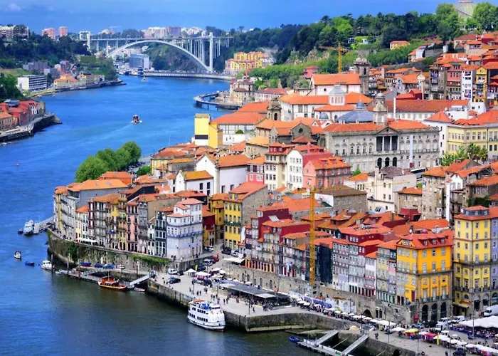 Urban With Balcony In Porto