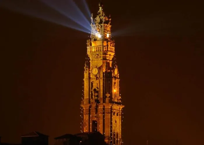 Urban With Balcony In Apartment Porto