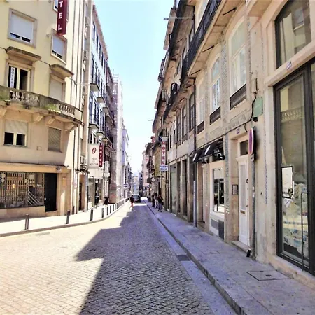 Urban With Balcony In アパート