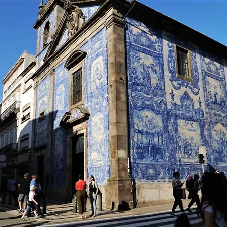 Urban With Balcony In * Porto