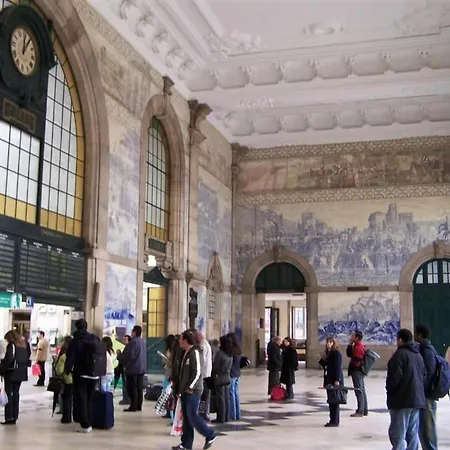 Urban With Balcony In アパート ポルト