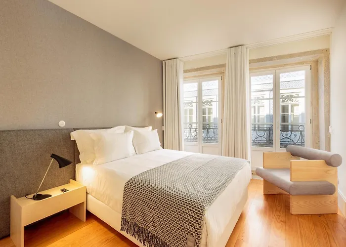 Urban With Balcony In Appartement Porto