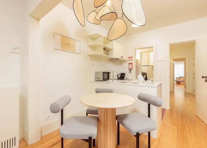 Urban With Balcony In Appartement *