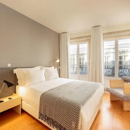 Urban With Balcony In Apartment Porto