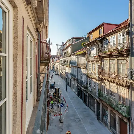 Urban With Balcony In Apartment
