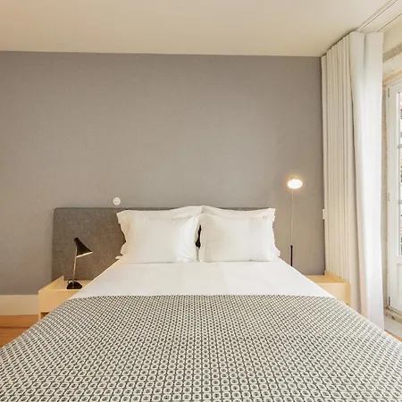 Urban With Balcony In Apartment *