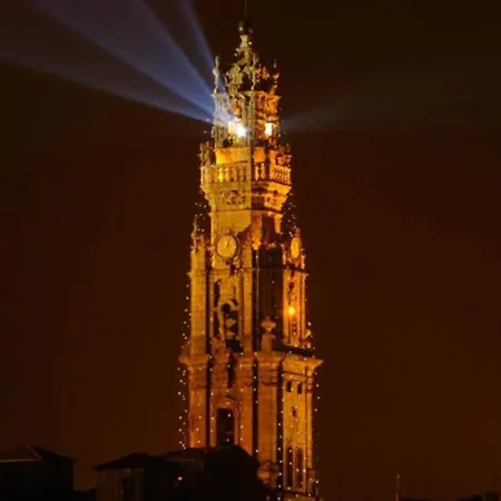 Urban With Balcony In Apartment Porto